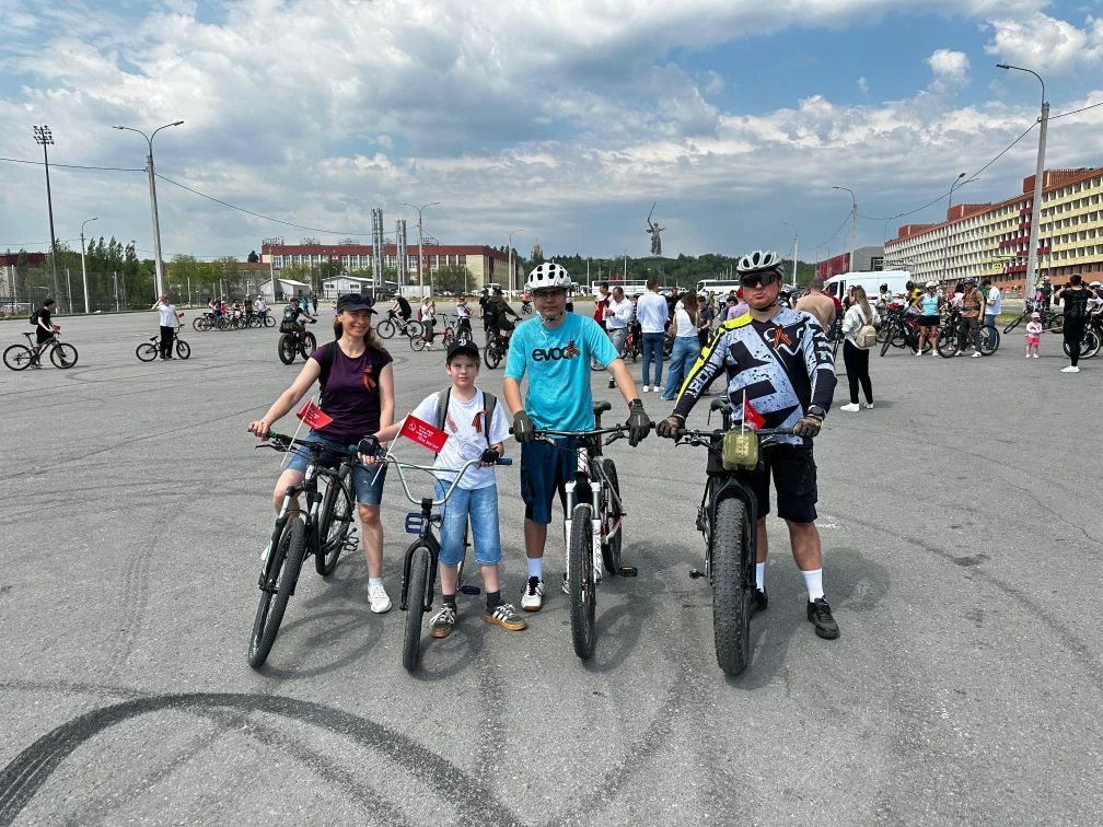 🚲🕊️🎖️В День Победы в Великой Отечественной войне в Волгограде прошел велопробег «Пок...