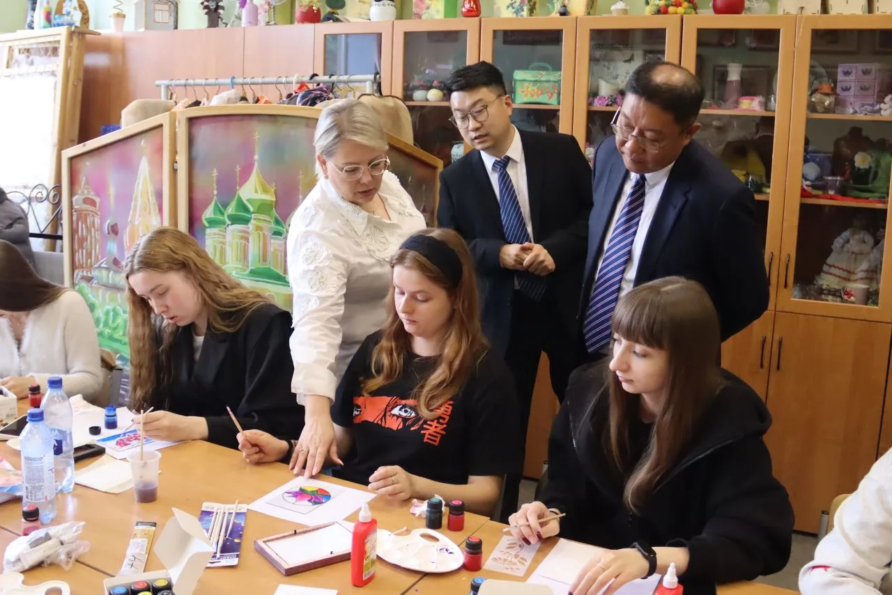 Коломна – Пекин: курс на дружбу и образование 🇷🇺🇨🇳  Сегодня ректор ГСГУ Жанна Константиновна Леонова