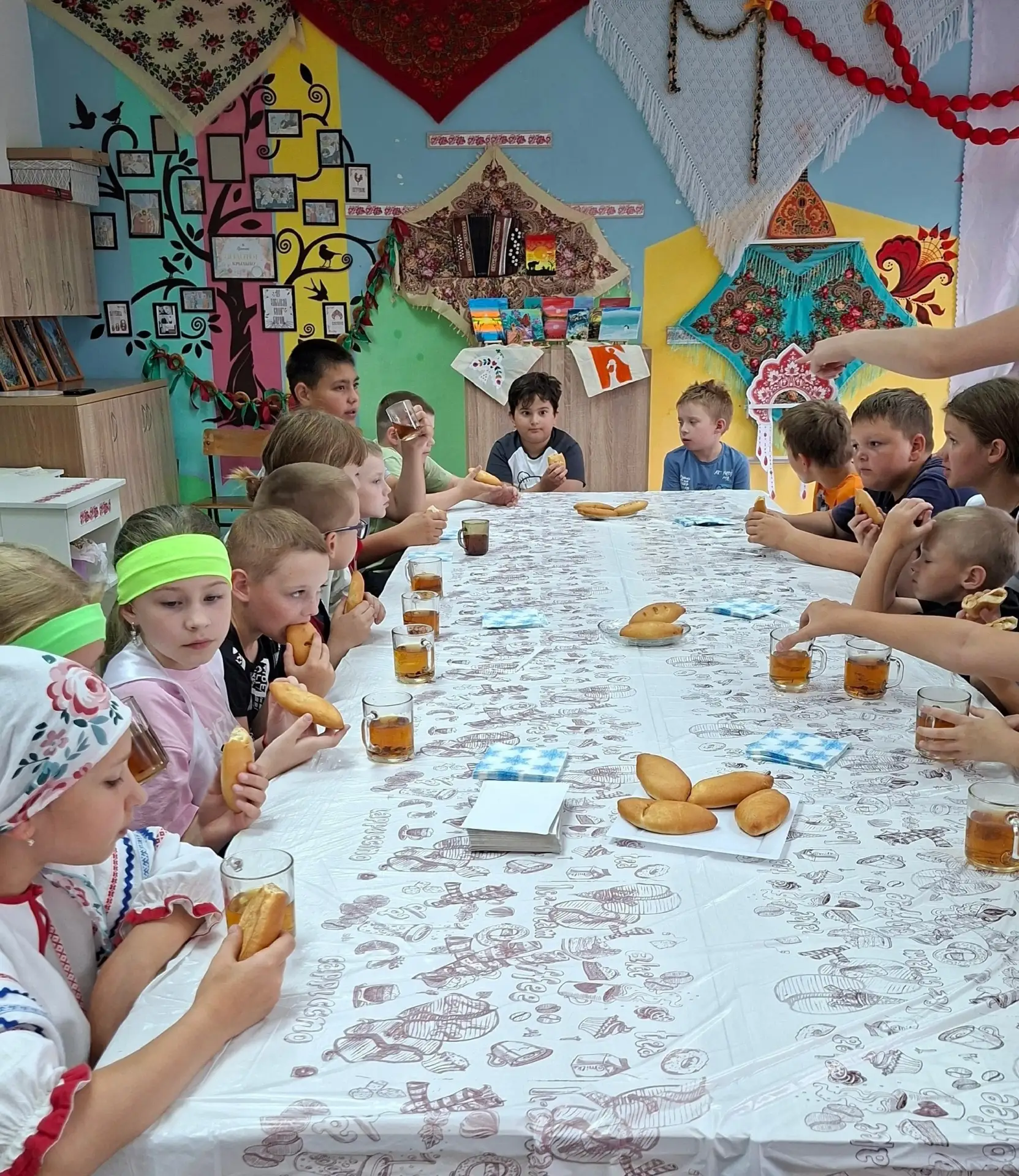 Пироги - своими руками!



В рамках проекта «Золотое крыльцо» в МБОУ "Селекционная СОШ" прошёл второ