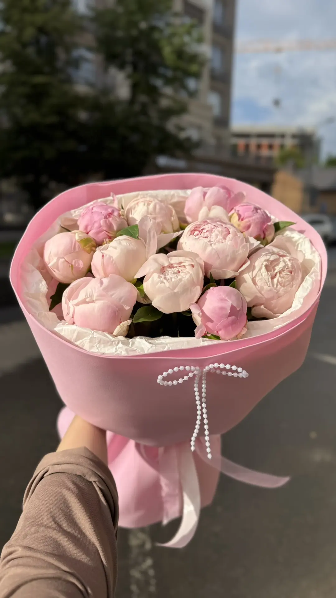 Когда хочется сказать о чувствах без слов... 🌸

Посмотрите на эти пышные бутоны — они словно создан