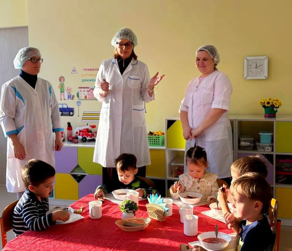 В чебоксарских школах и детских садах продолжается проведение родительского контроля за организацией
