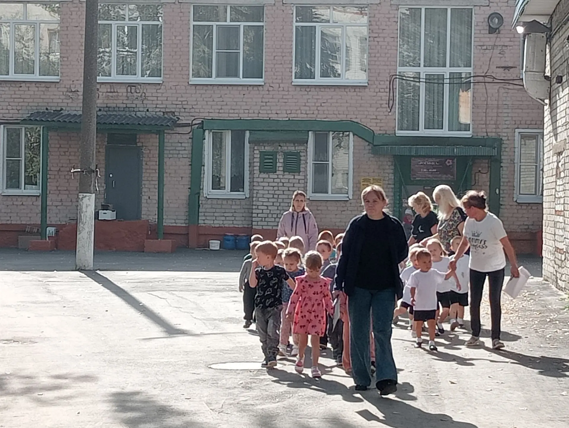 Одной из главных задач дошкольного образовательного учреждения является обеспечение без...