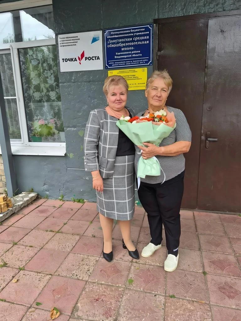 Сегодня я имела честь вручить благодарность человеку-эпохе Марине Францевне Виленчиц. 5...