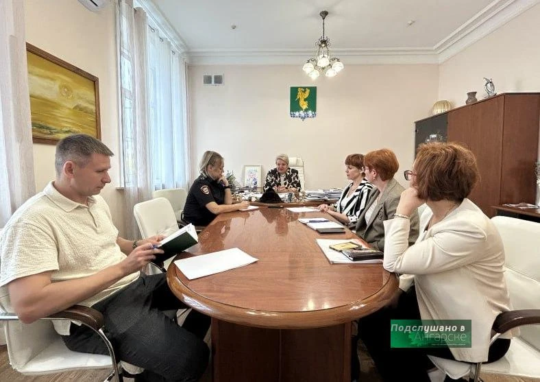 Медикам и аптечным боссам Ангарска посвящается: ещё один «ответственный» день в мэрии.