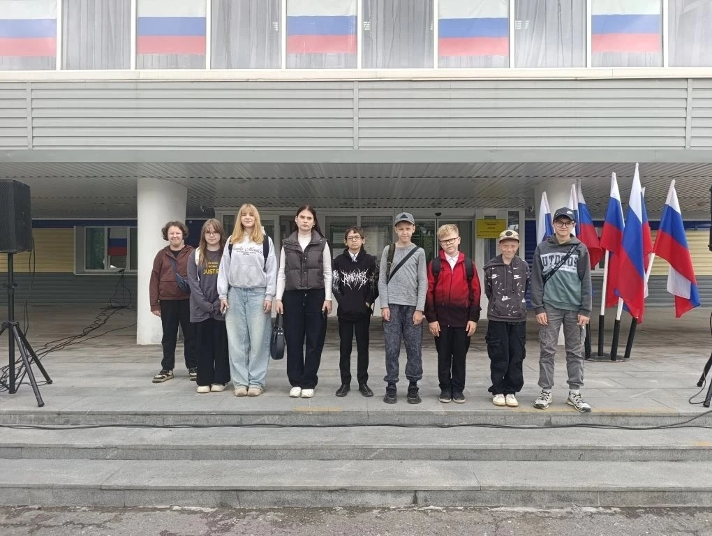 9 день - "РОССИЯ У НАС В СЕРДЦЕ"

🇷🇺 В преддверии празднования Дня России в нашем лагере прошла то