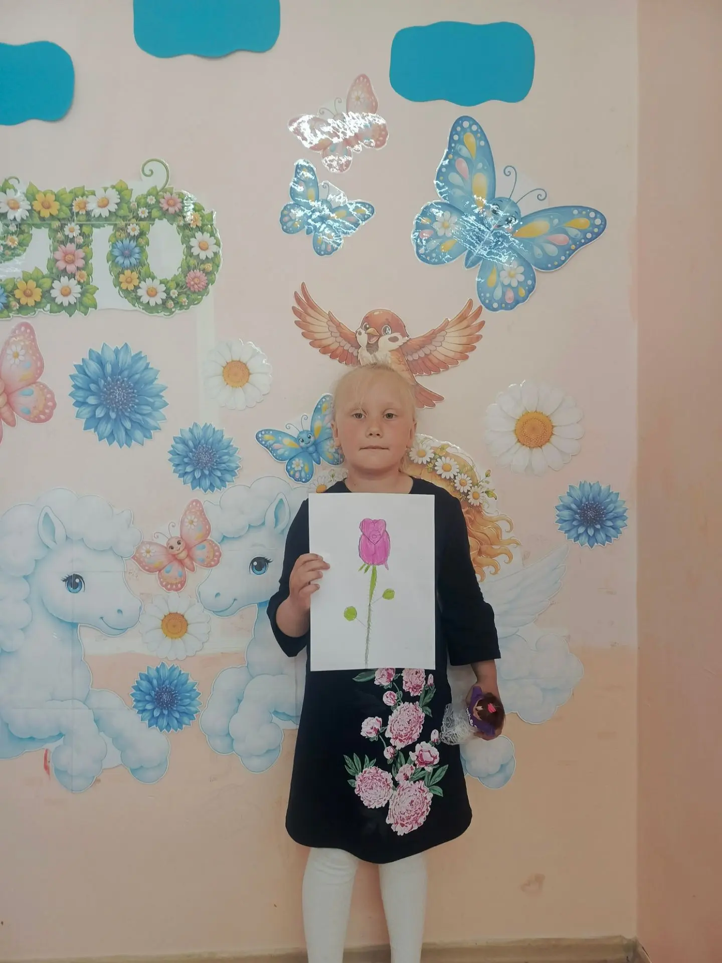 Рубрика #детскийсад

🌹Какие могут быть вопросы,
Цветов прекрасней нет, чем розы.
Но, помня, как те 