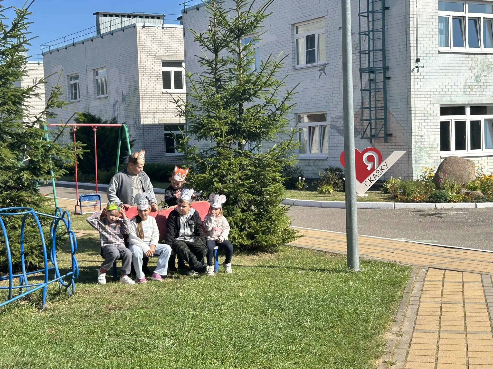 Сказки пользуются неизменной популярностью как среди детей, так и среди взрослых. Они в...