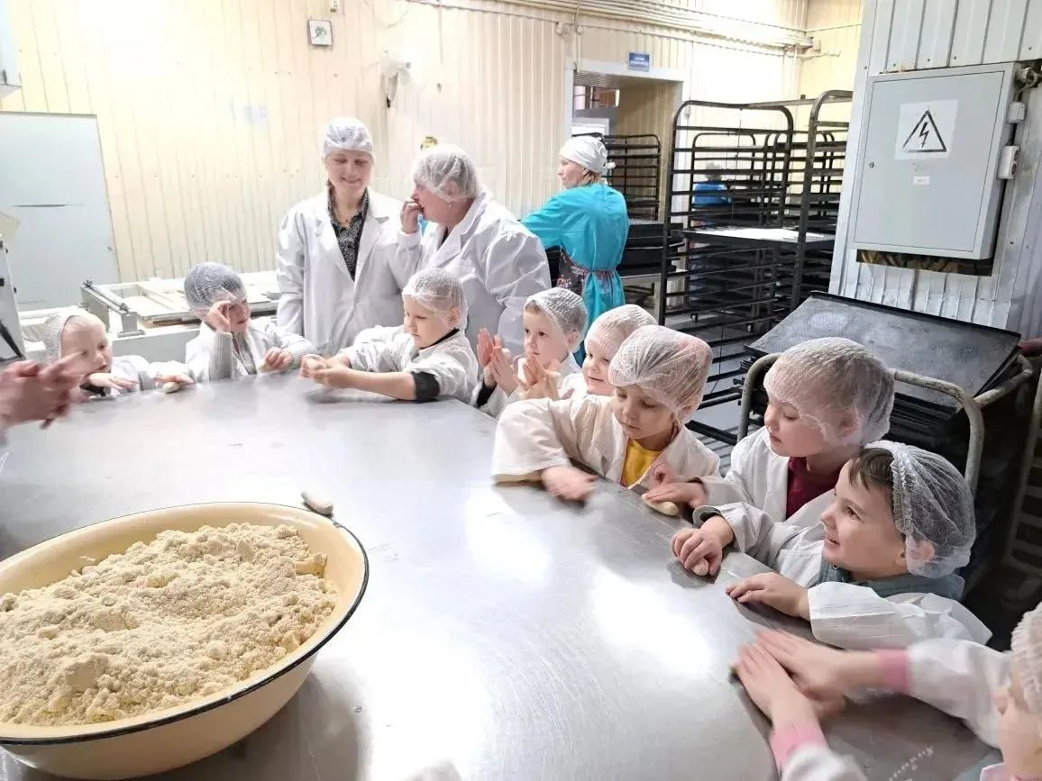 🧑‍🍳Дети старшей группы «Солнышки» познакомились с увлекательным миром пищевых професс...
