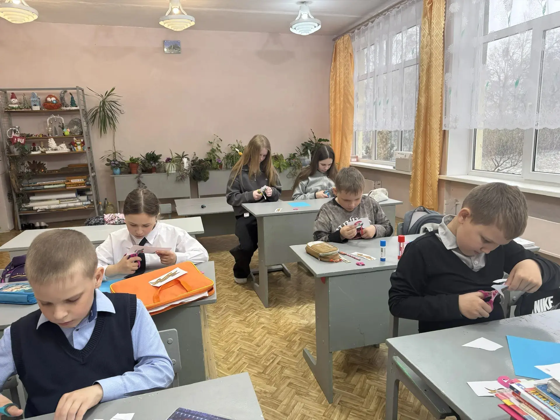 Обучающиеся МБОУ Ляличской СОШ приняли участие в акции «Открытка ветерану», посвященной Дню Победы с