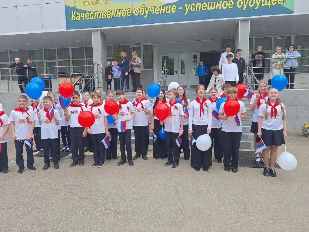 🌼🎉 Первомайская демонстрация в гимназии! 🎉🌼  В нашей гимназии прошла яркая и запоминающаяся первомай