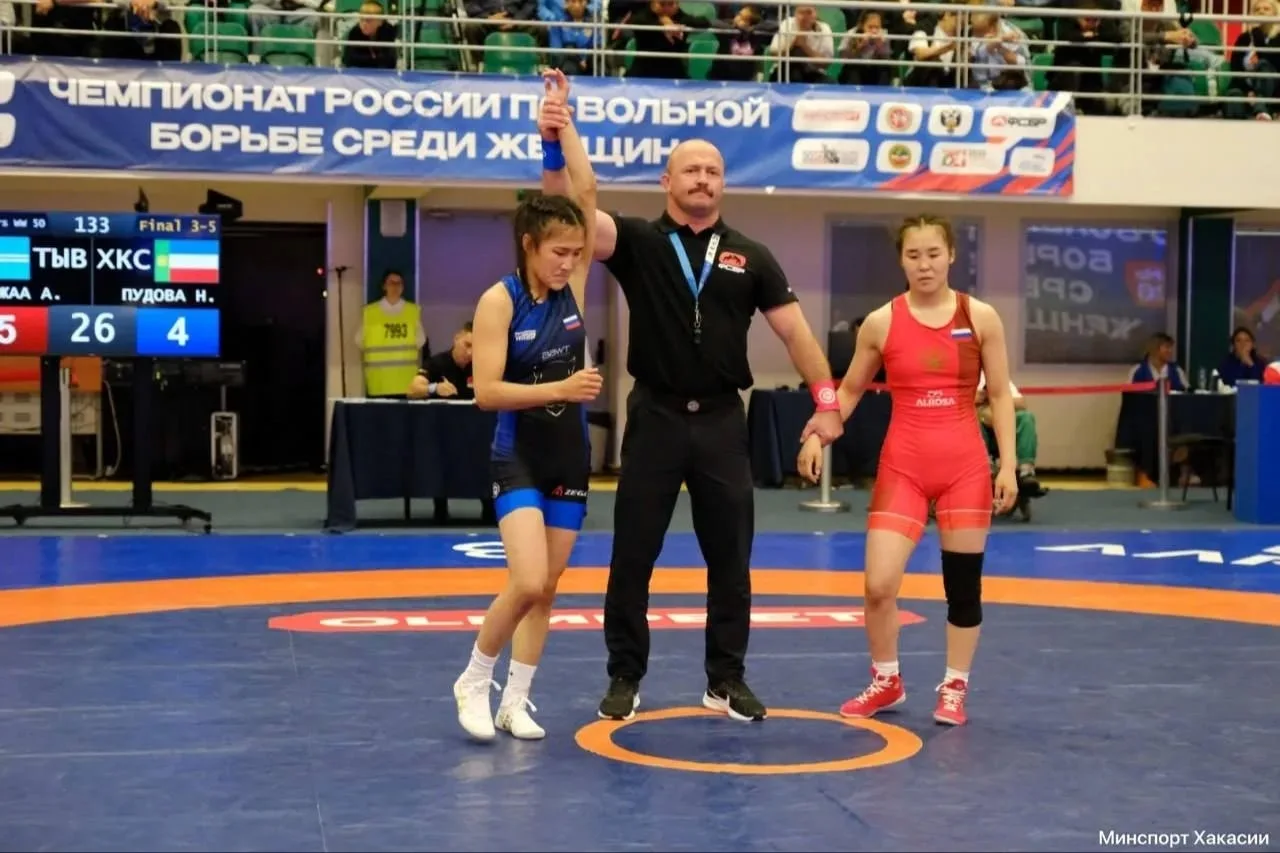 🥇 Золото и бронзу чемпионата России завоевали борцы из Хакасии