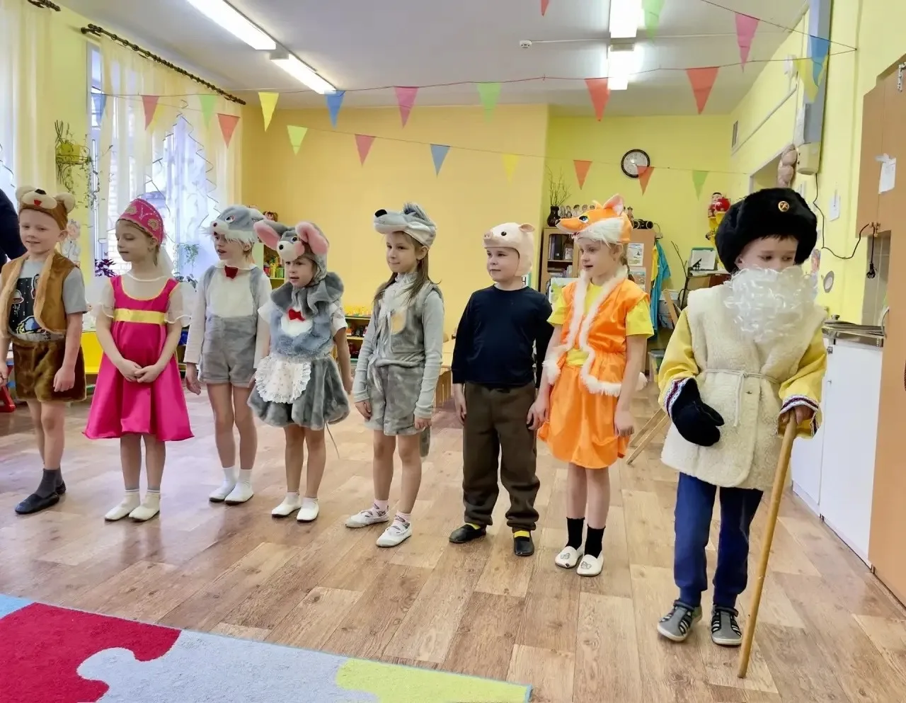 🎭Волшебство сцены: как старшие дошкольники подарили праздник самым маленьким зрителям🎭 В нашем образ