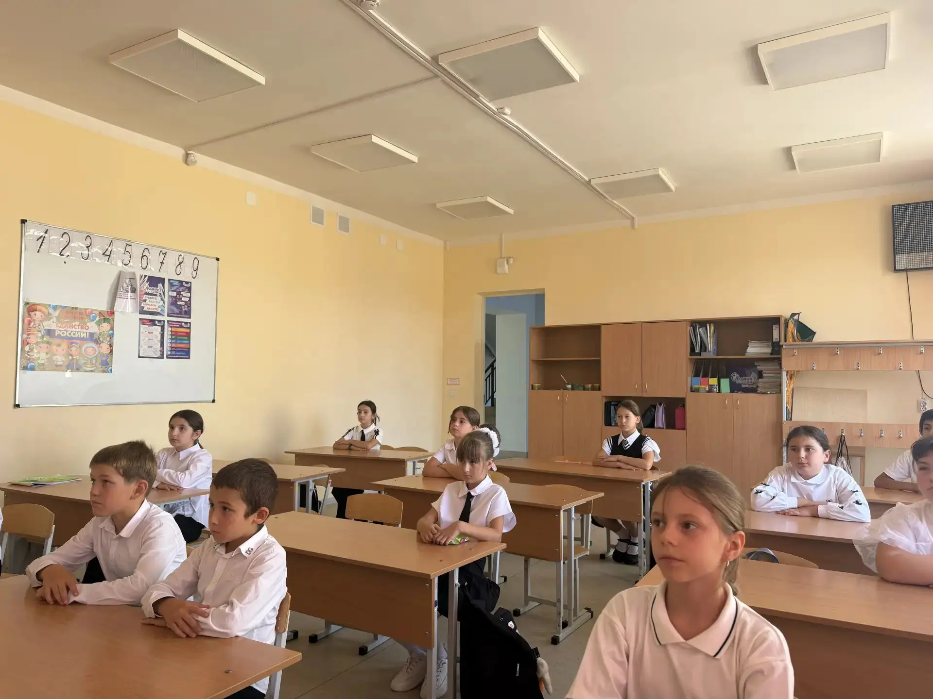 Эколята-4 класс смотрят в будущее! И начинают с киносеанса. 🎬
