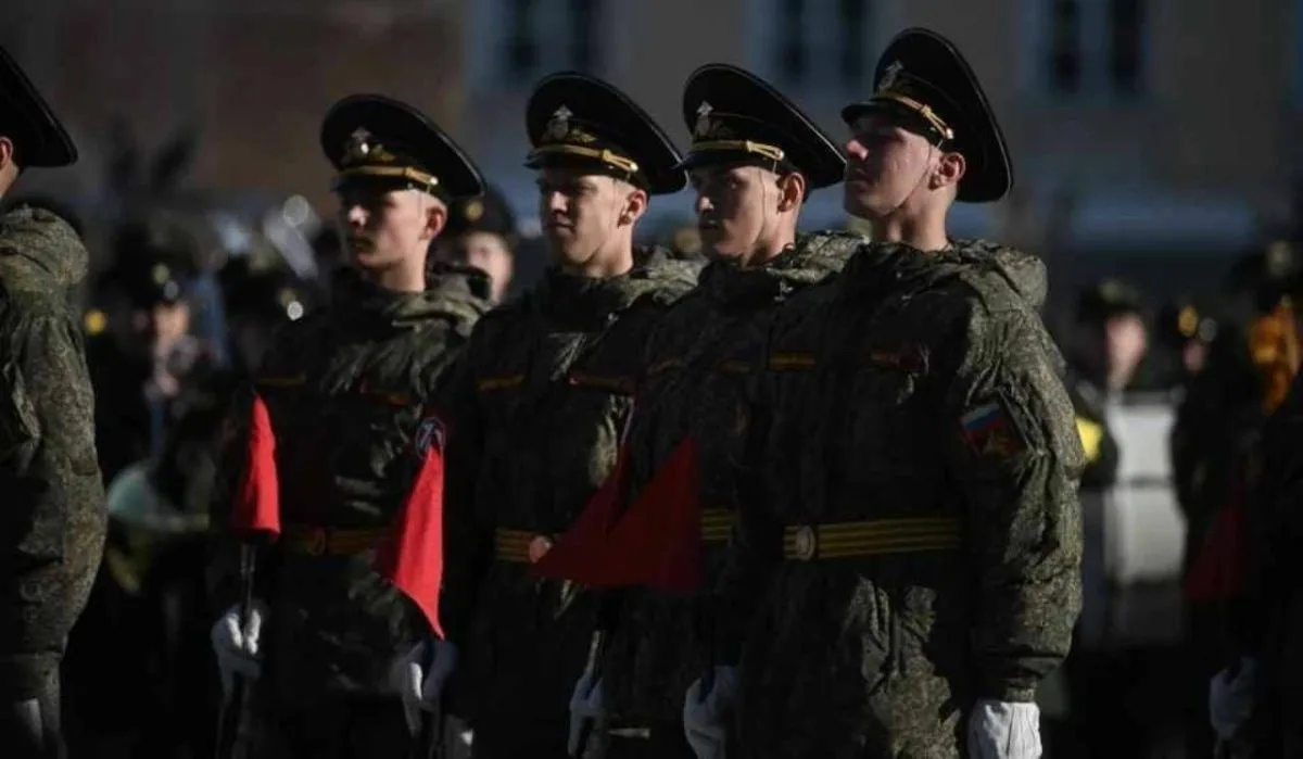 В центре сегодня ограничат движение транспорта из-за репетиций парада к 9 Мая.