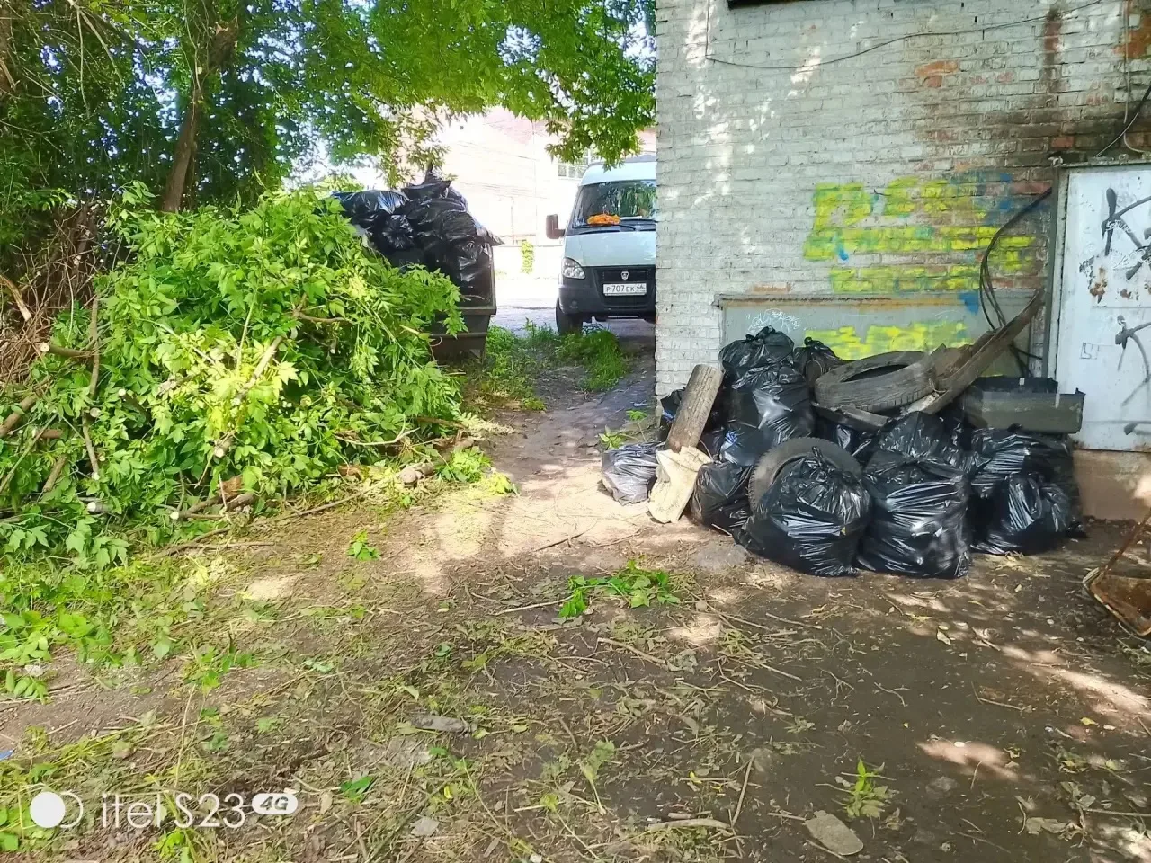 🚮Администрация Железнодорожного округа города Курска приступила к расчистке русла ручья Ровец в рай