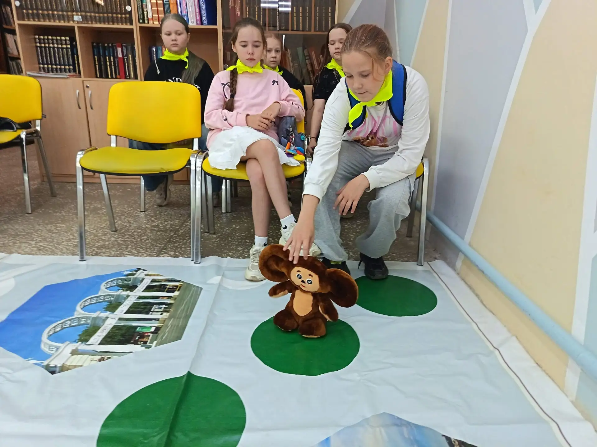 🏕️В преддверии 12 июня у школьного лагеря по программе прогулка по городу Ижевску. Но не простая пр