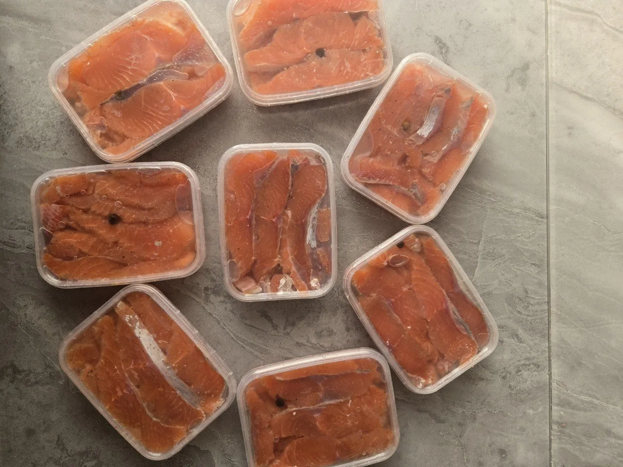 Рыбка , пресервы симужнего посола, очень вкусная, фассовка 200гр.  Цена 300р.          ...