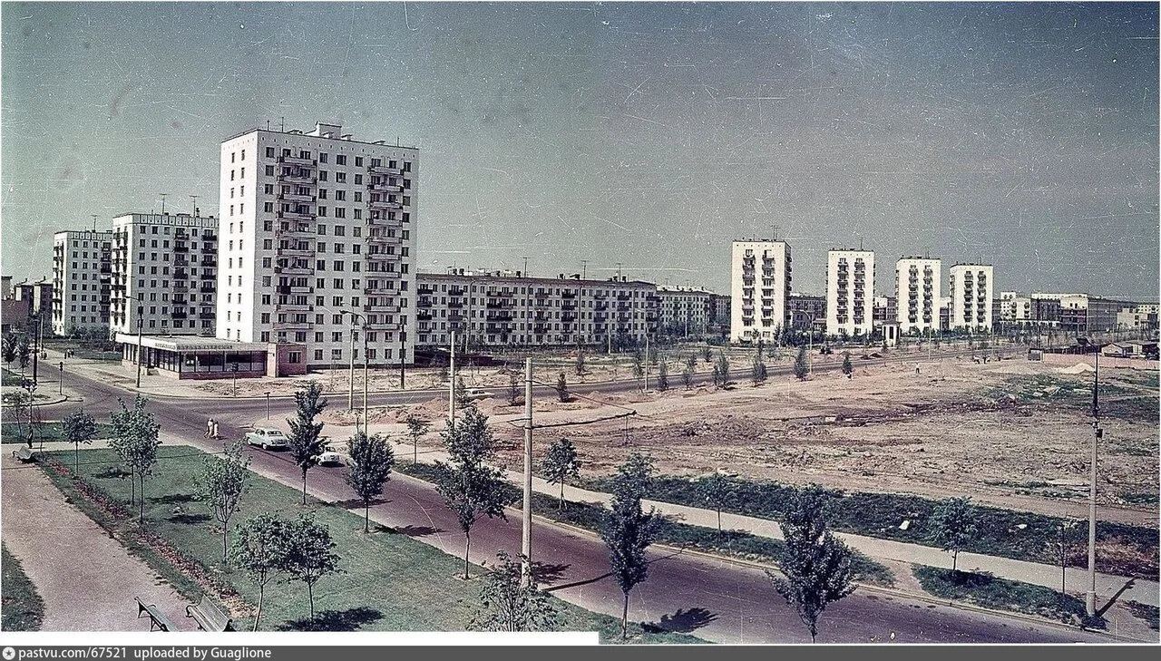 Угол Сиреневого бульвара и 9-й Парковой