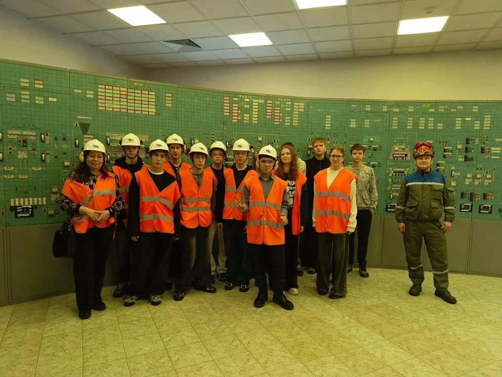 В рамках профориентационного минимума, ученики 9Б класса посетили одну из крупнейших те...