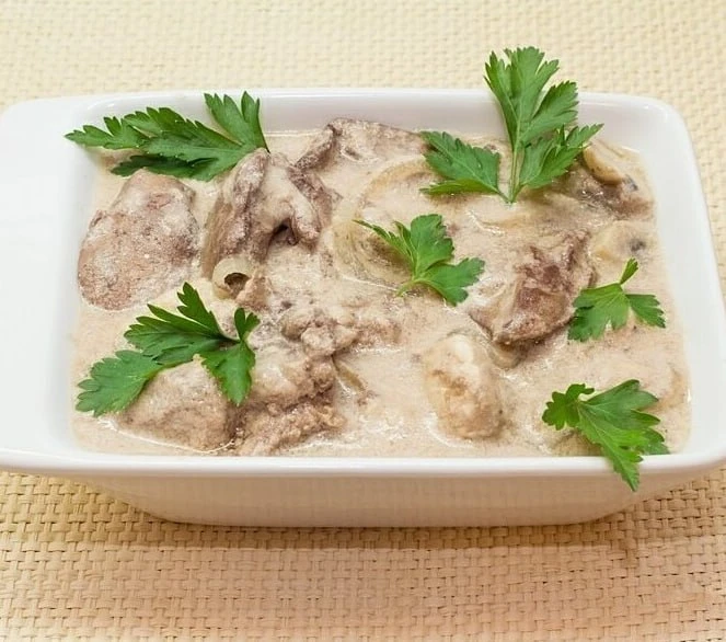🥣 Печень в сливочном соусе, которую съедят даже те, кто «печень не любит»  🔖 Ингредиенты:  куриная п