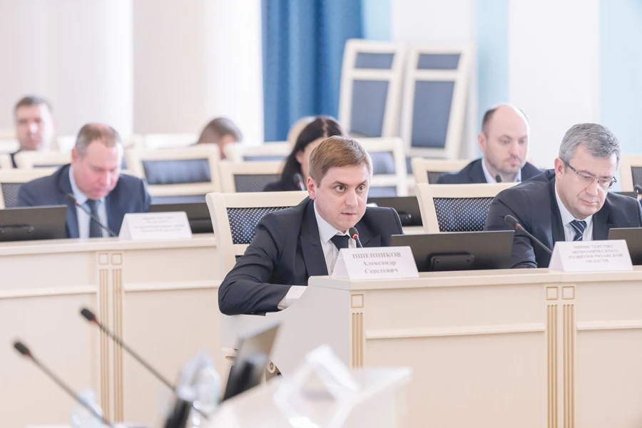 В региональном парламенте обсудили вопросы финансирования системы здравоохранения Рязанской области
