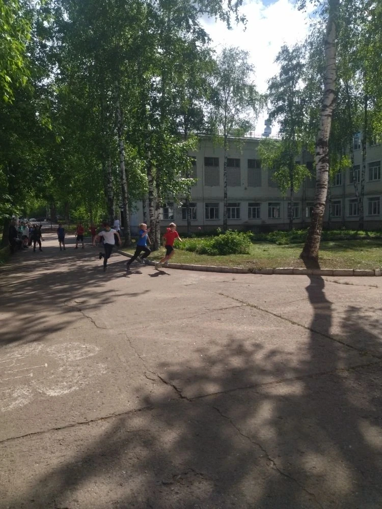 🧗 В поход за здоровьем! 💪🏕️ Сегодня для учеников 5-х и 6-х классов прошел День здоровья в формате ту