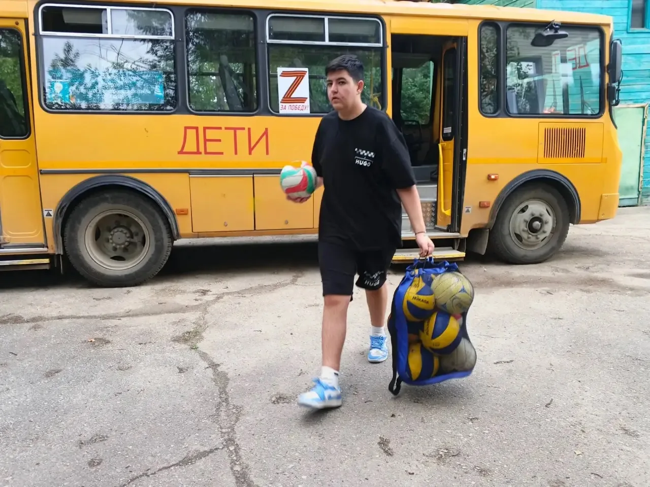 Сегодня волонтёры трудового отряда потрудились на благо нужд малообеспеченных семей города, организо