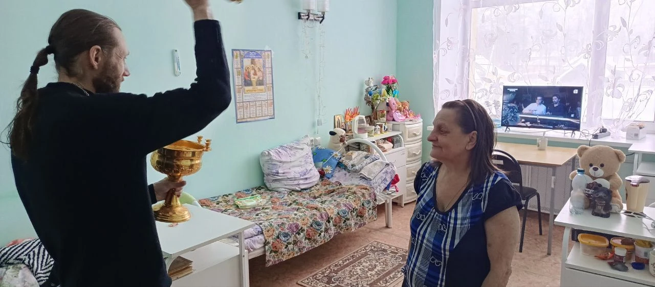 Сегодня Ковернинский дом-интернат принял в своих стенах отца Гавриила из Архиерейского ...