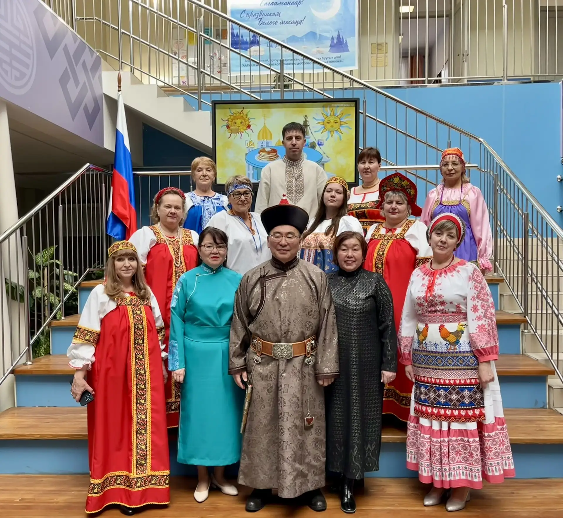 🎉Дефиле-путешествие в мир традиций!🎉     Насыщенная праздничная неделя завершилась по-настоящему ярк