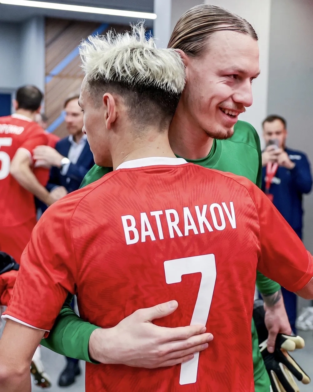 Сафонов и Батраков сыграют друг против друга в новом сезоне ЛЧ 🤩🇷🇺