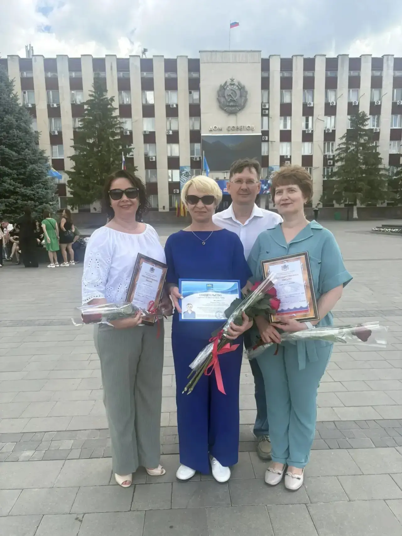 В День России и День города наши прекрасные педагоги получили заслуженные награды!