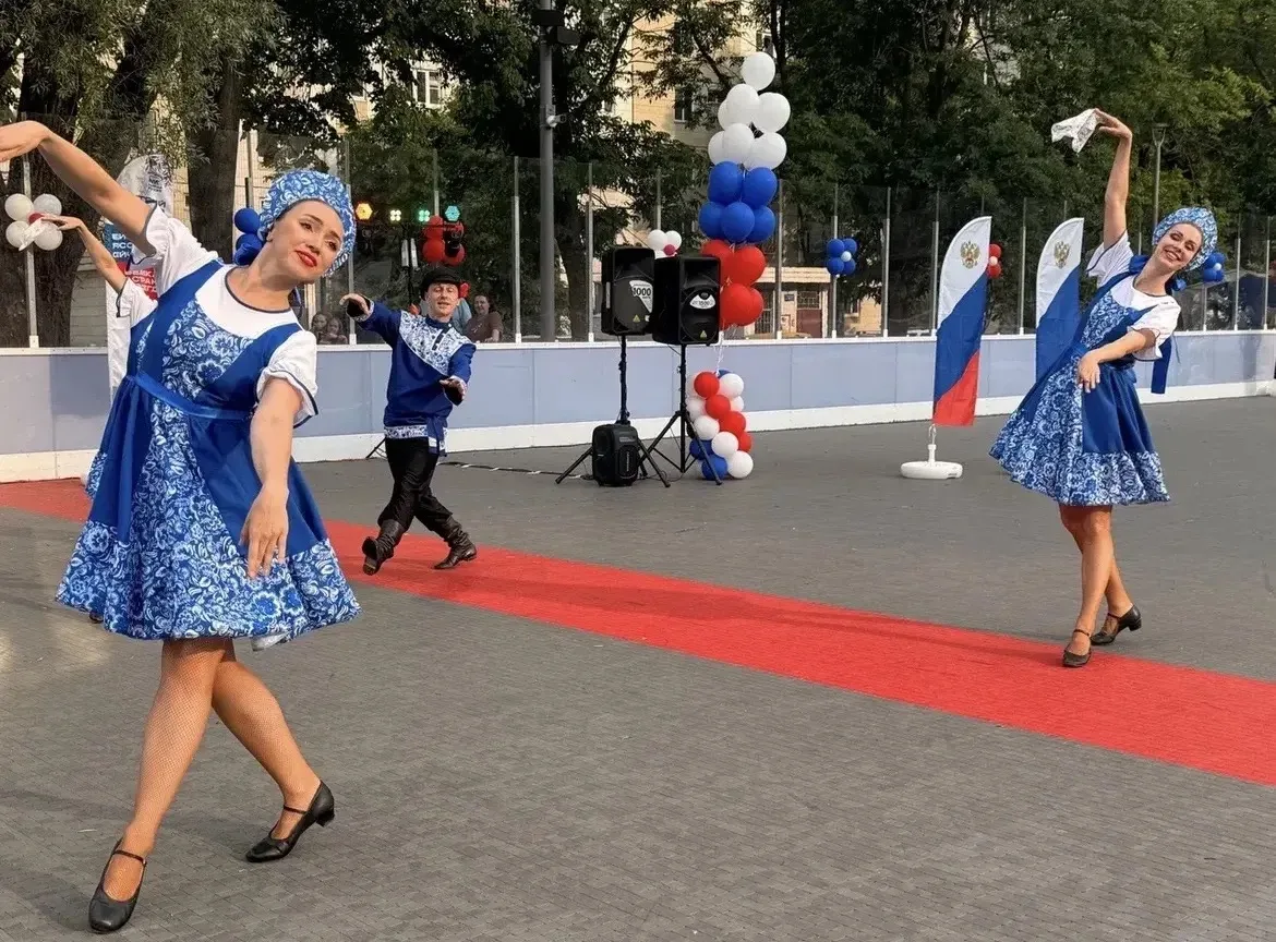 🇷🇺 В честь Дня России в нашем районе прошло масштабное мероприятие для жителей. 

Новая площадка п