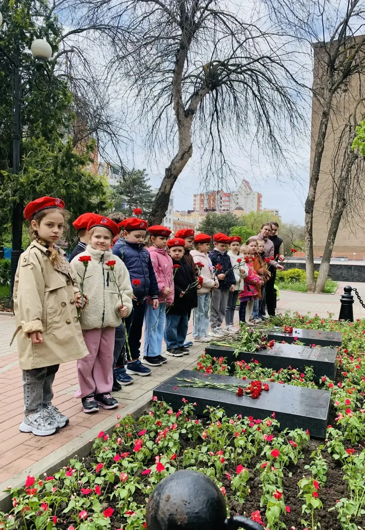 Сквозь года — связь поколений. Мы помним!
В преддверии 81-й годовщины Великой Победы воспитанники по