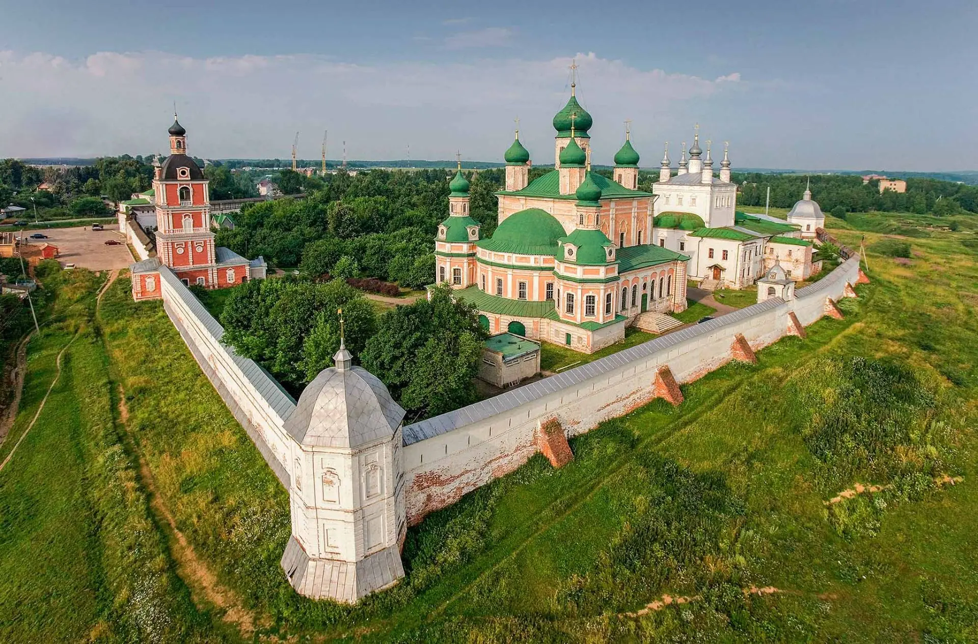 Переславль-Залесский отмечает свой 874-й день рождения. Город с богатейшей историей, ко...