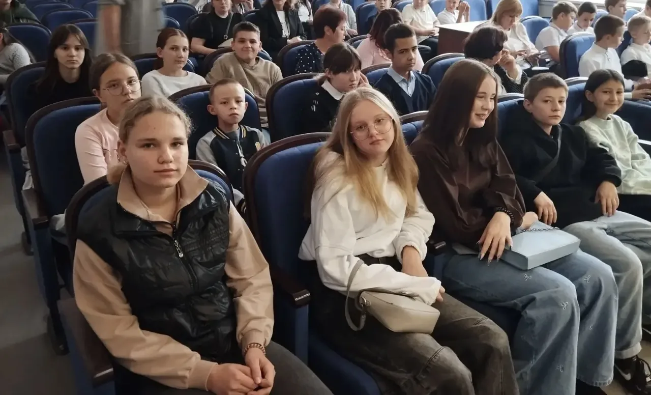 🎹🏛️ В мире великой классики: наши ребята посетили концерт фортепианной музыки «Мой др...