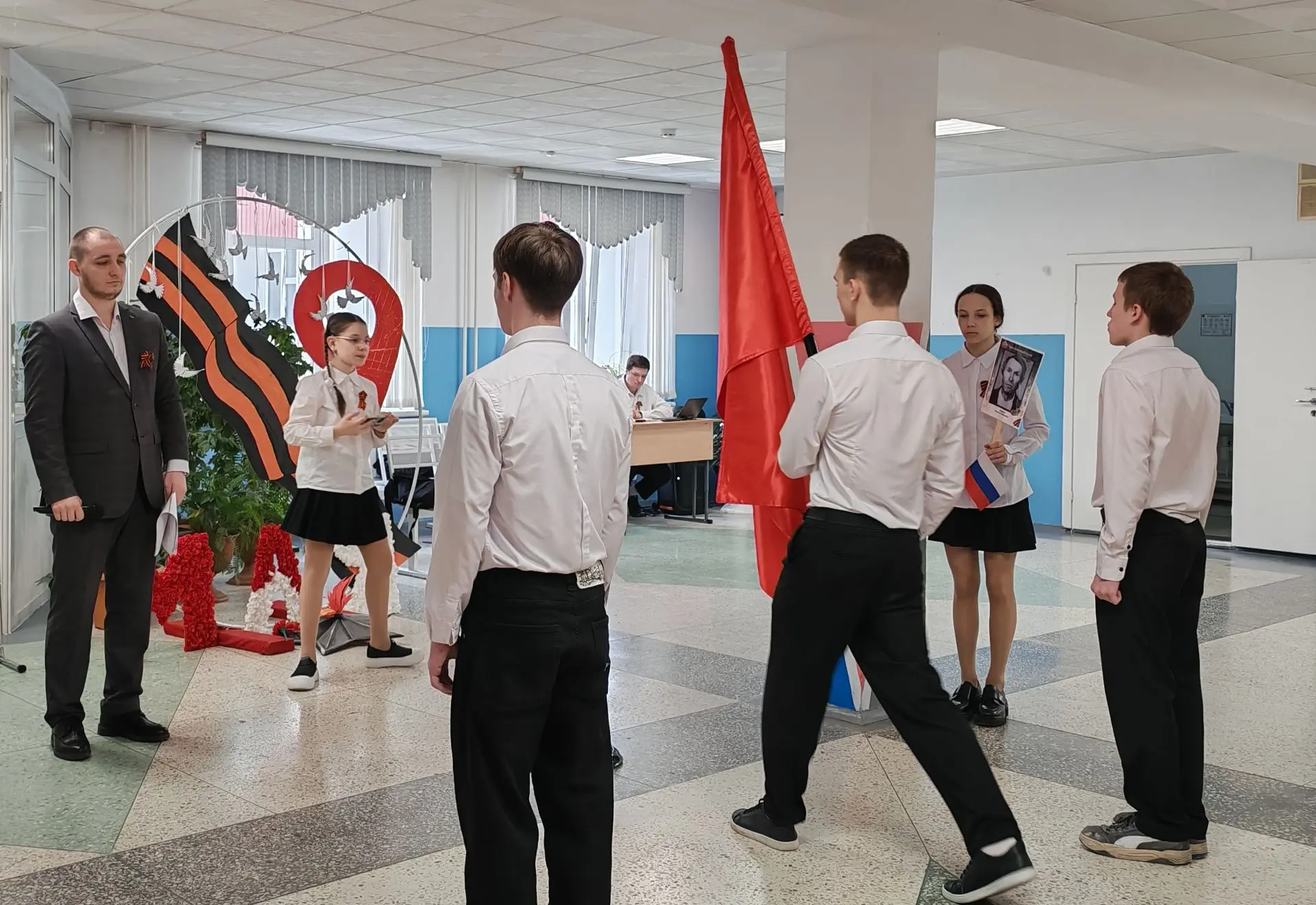 7 мая в нашей школе прошло торжественное мероприятие, посвященное 81-й годовщине Победы в Великой От