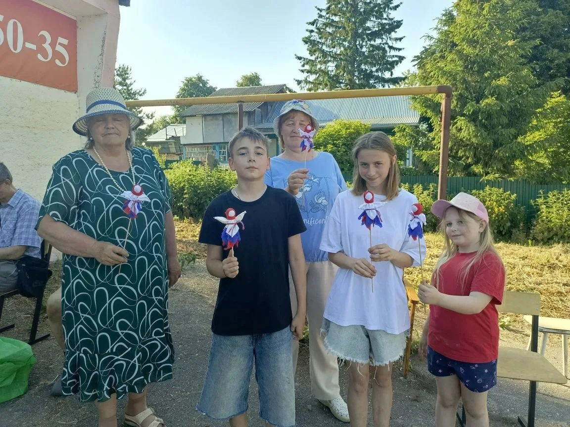 11 июня в рамках проекта "Лето во дворах" в с. Хитровщина Кимовского района прошла музыкально-развле