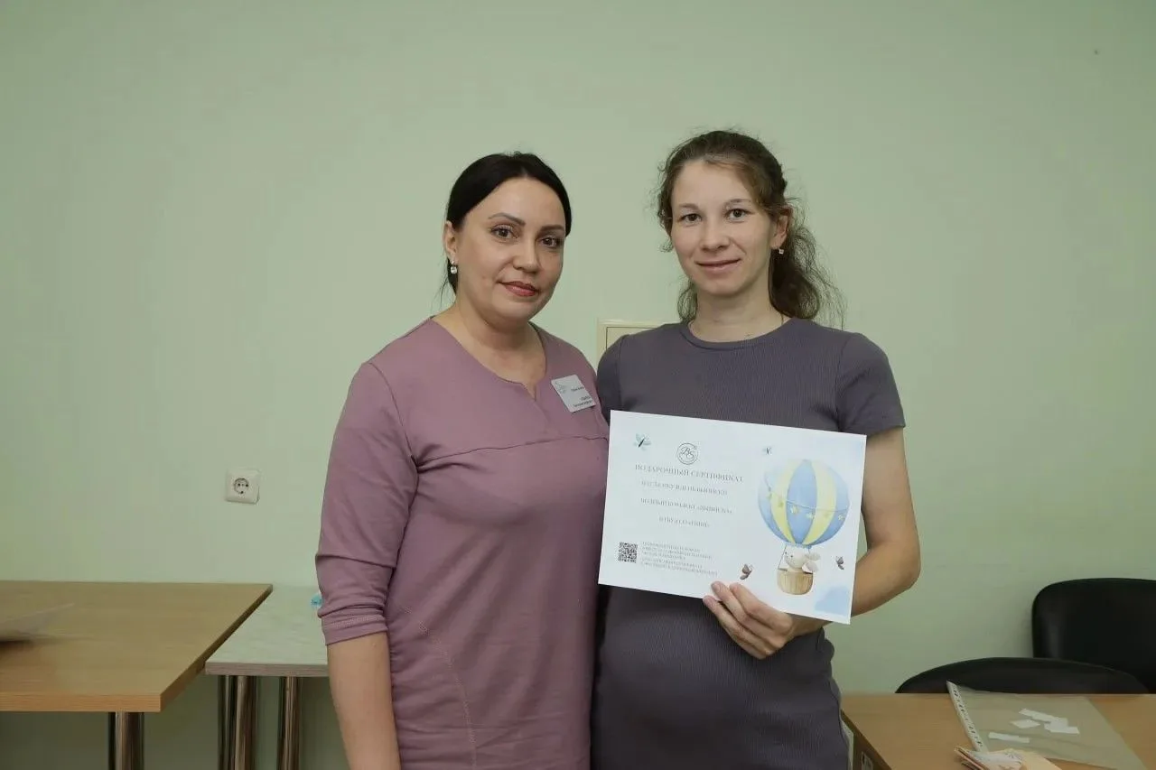 ЕКПЦ провел экскурсию по стационару для будущих родителей
Гостей мероприятия встречала акушерка Екат