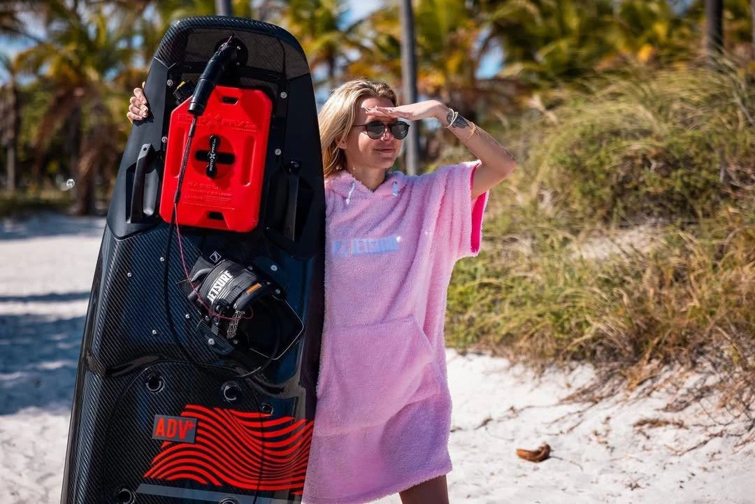 Есть бренды, мимо которых сложно пройти равнодушно - и JETSURF как раз из тех редких ис...