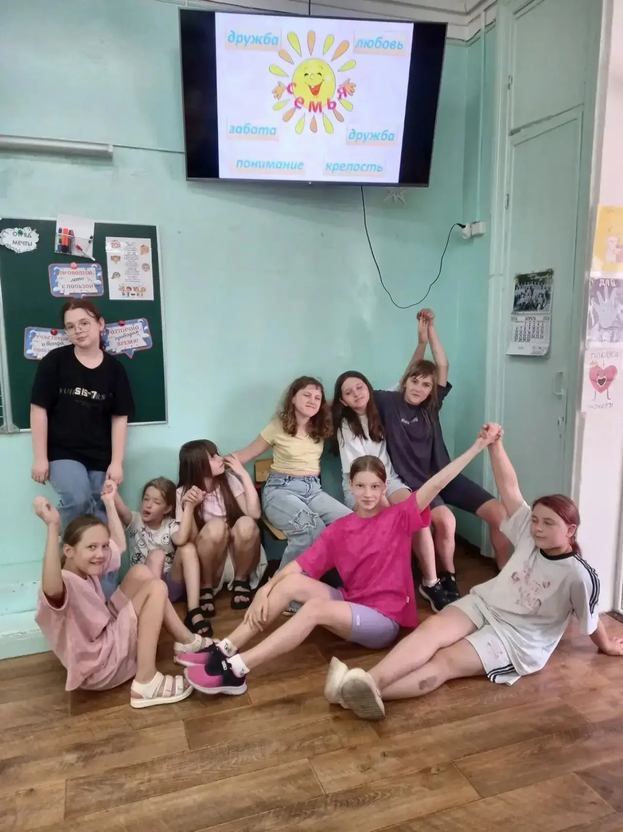 День косоворотки — праздник с глубоким смыслом! ✨ Сегодня ребята погрузились в историю русской рубах