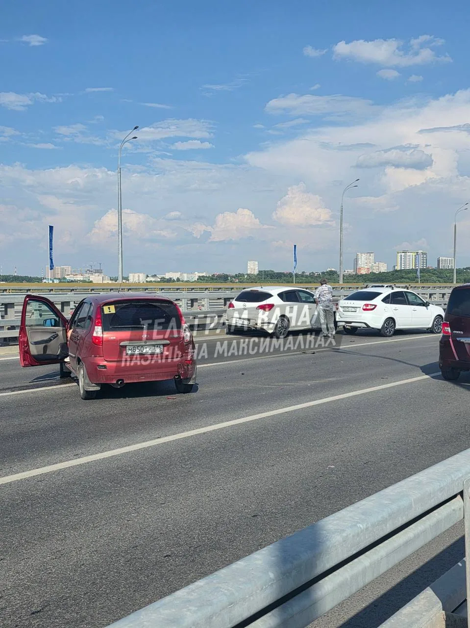 🚘 Из-за ДТП с тремя машинами на Миллениуме образовалась огромная пробка — движение в сторону центра