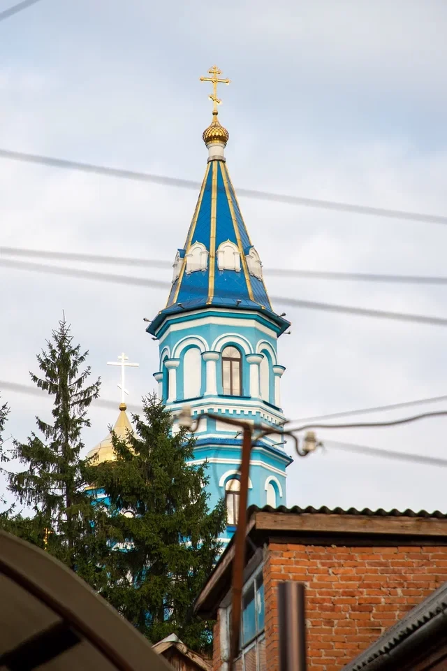 По прогнозу синоптиков сегодня в городе малооблачно, возможен небольшой дождь.
