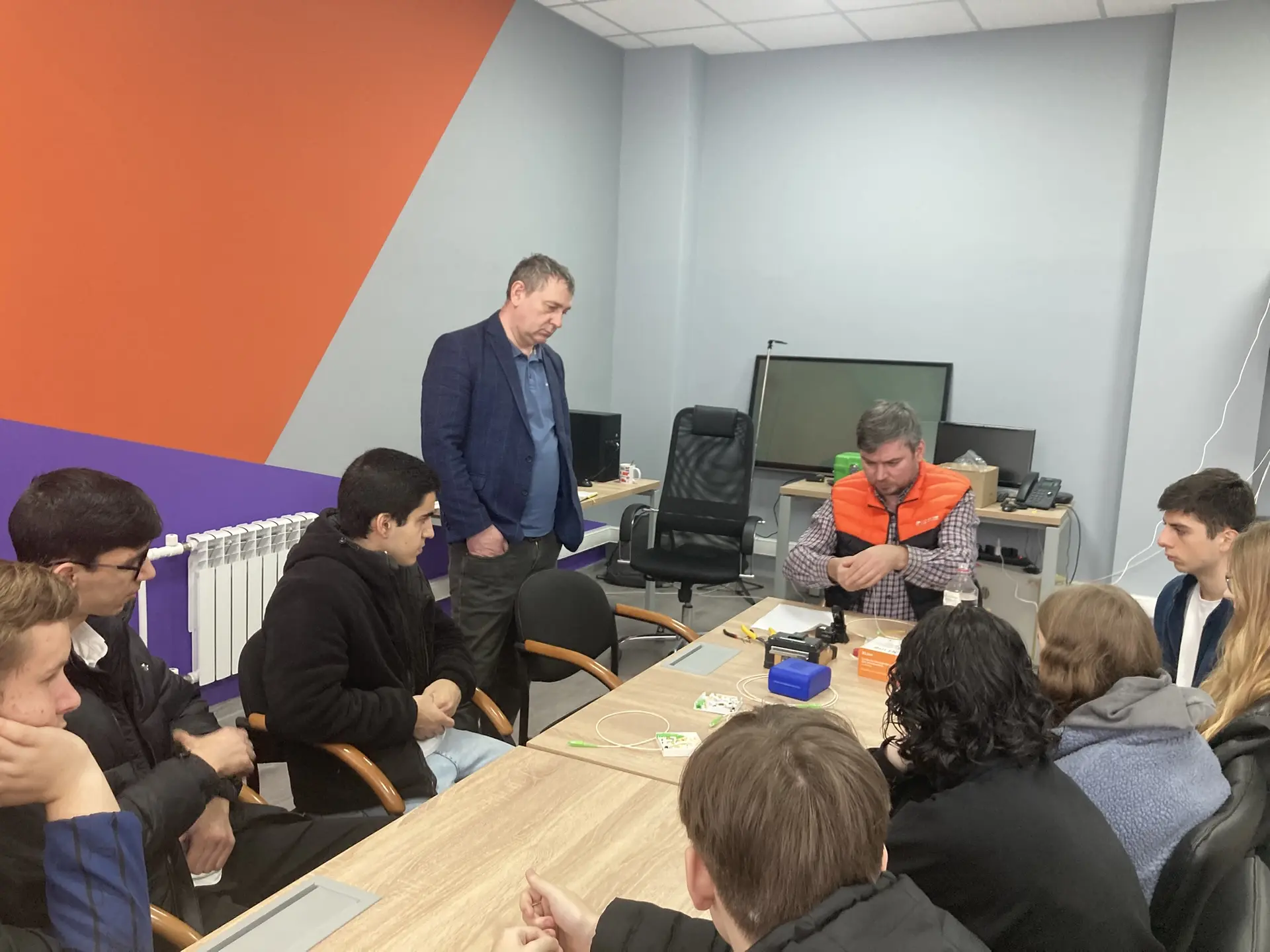 "Из аудитории — в мир телекоммуникаций" Студенты специальности «Информационные системы и программиро