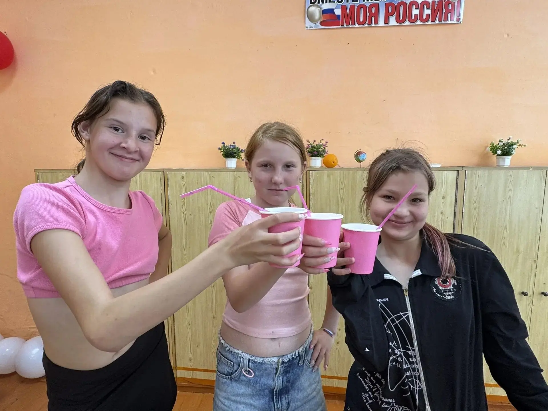 🍋 Ловите лучи солнца! 🌞 Наш летний лагерь устроил настоящий лимонадный бум!