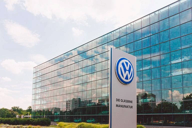 Volkswagen сократит около 19 тысяч сотрудников до конца года