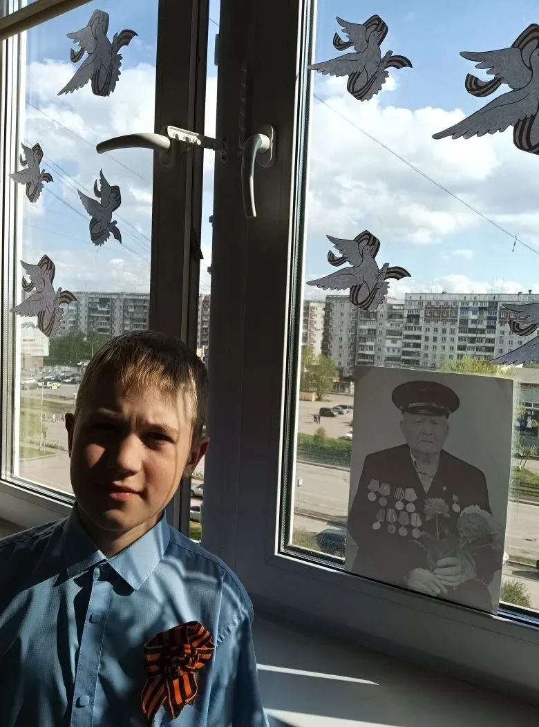 🎖️ Мы помним! Мы гордимся! 🎖️  Ученики 5 «Б» класса школы №110 вместе с классным руководителем продо