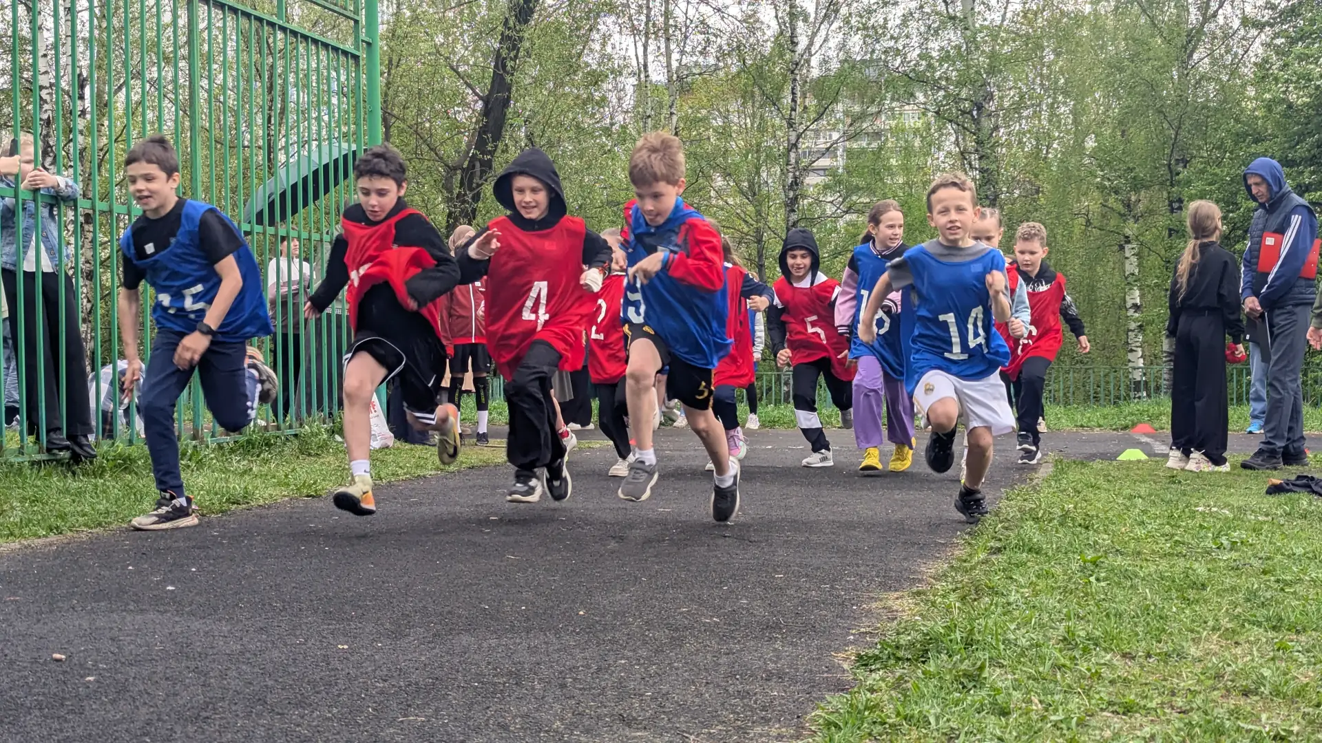 🌳В школе прошли испытания ГТО на свежем воздухе!  🏅На прошлой неделе в нашей школе состоялось важное