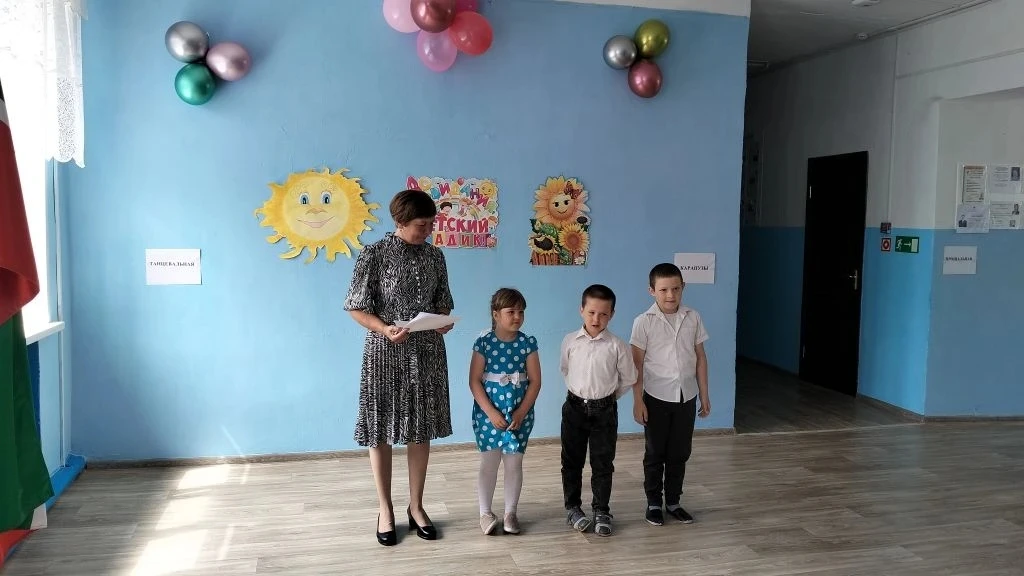 29 мая в дошкольной группе состоялся выпускной утренник. Он прошёл в атмосфере нежности...