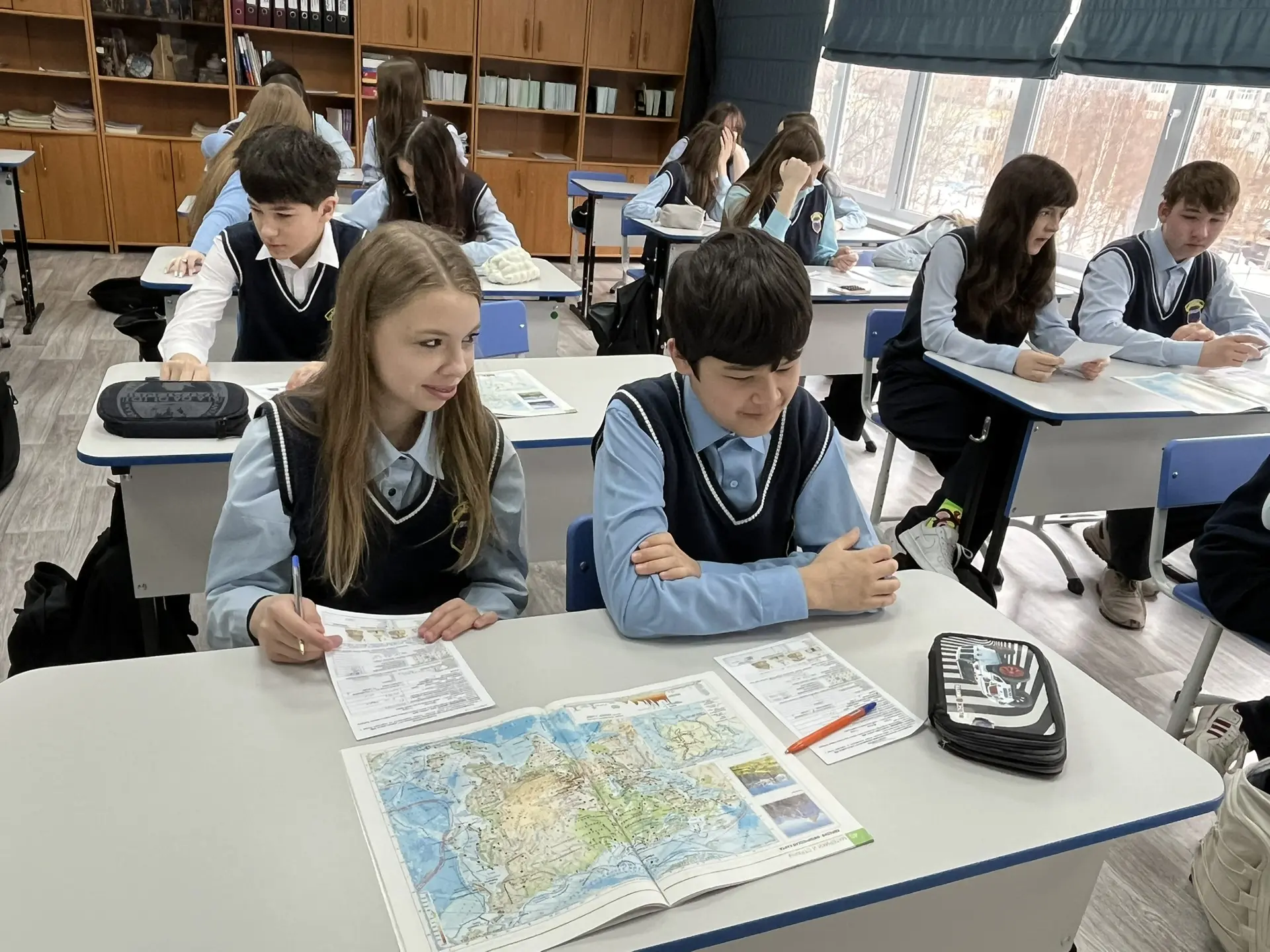 День географии в школе🌏   23 апреля в нашем лицее прошло всероссийское просветительское мероприятие 