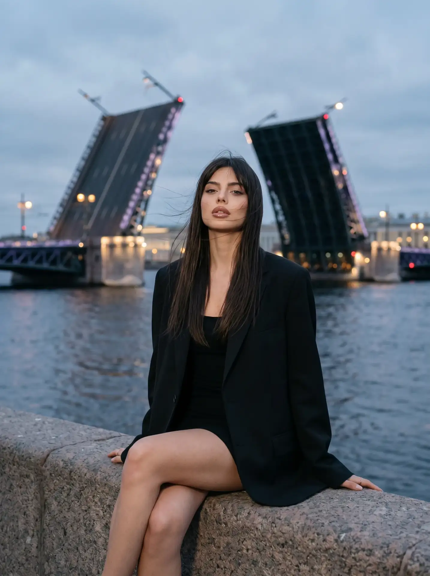 🌉 На фоне разводных мостов